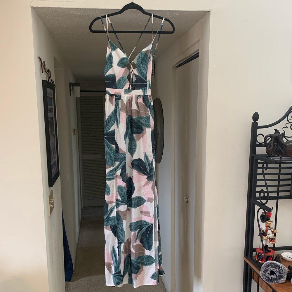 Floral maxi dress. Cut out design